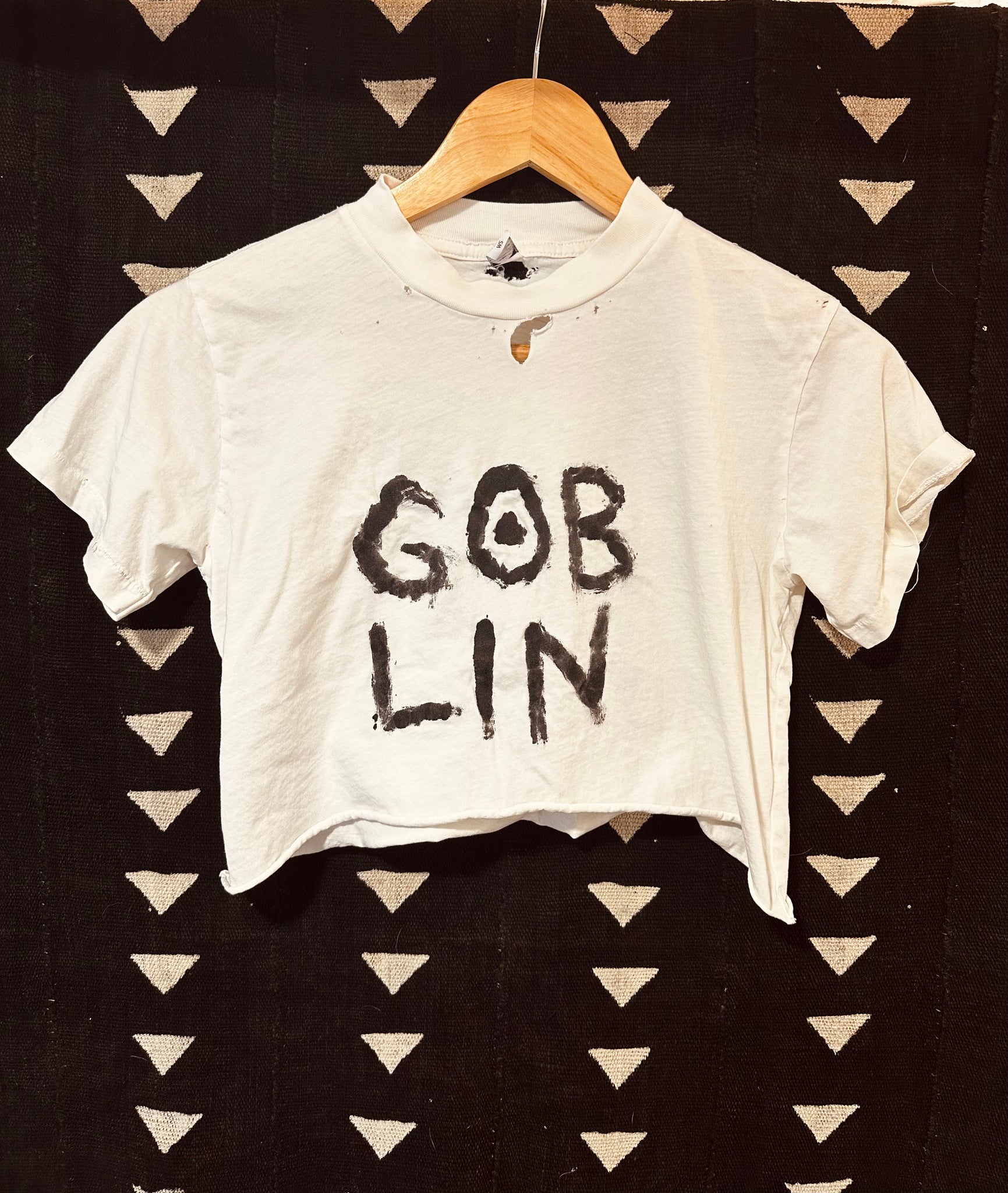 DISTRESSED HAND PAINTED CROP - GOBLIN  - WOMENS S